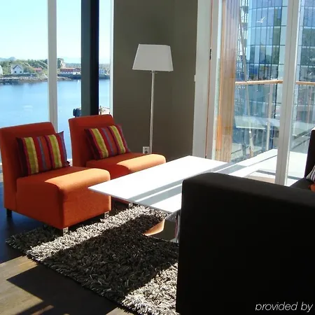 Lofoten Suitehotel 4* Свольвер