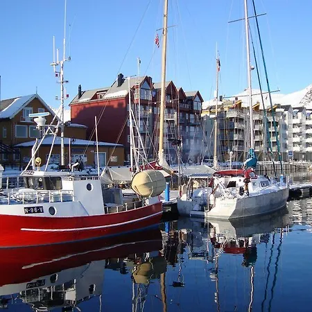 Lofoten Suitehotel Отель