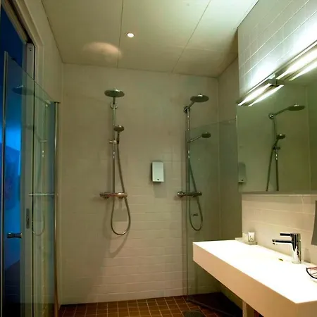 Lofoten Suitehotel 4* Свольвер