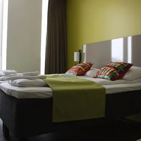 Lofoten Suitehotel 4* Свольвер
