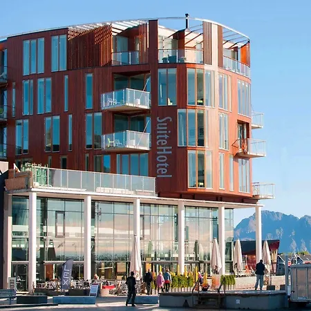 Отель Lofoten Suitehotel Свольвер