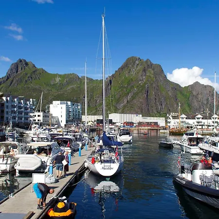 Отель Lofoten Suitehotel Свольвер